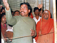 The Convener Dr. Shukla explain the models to Sankaracharya (Puri)